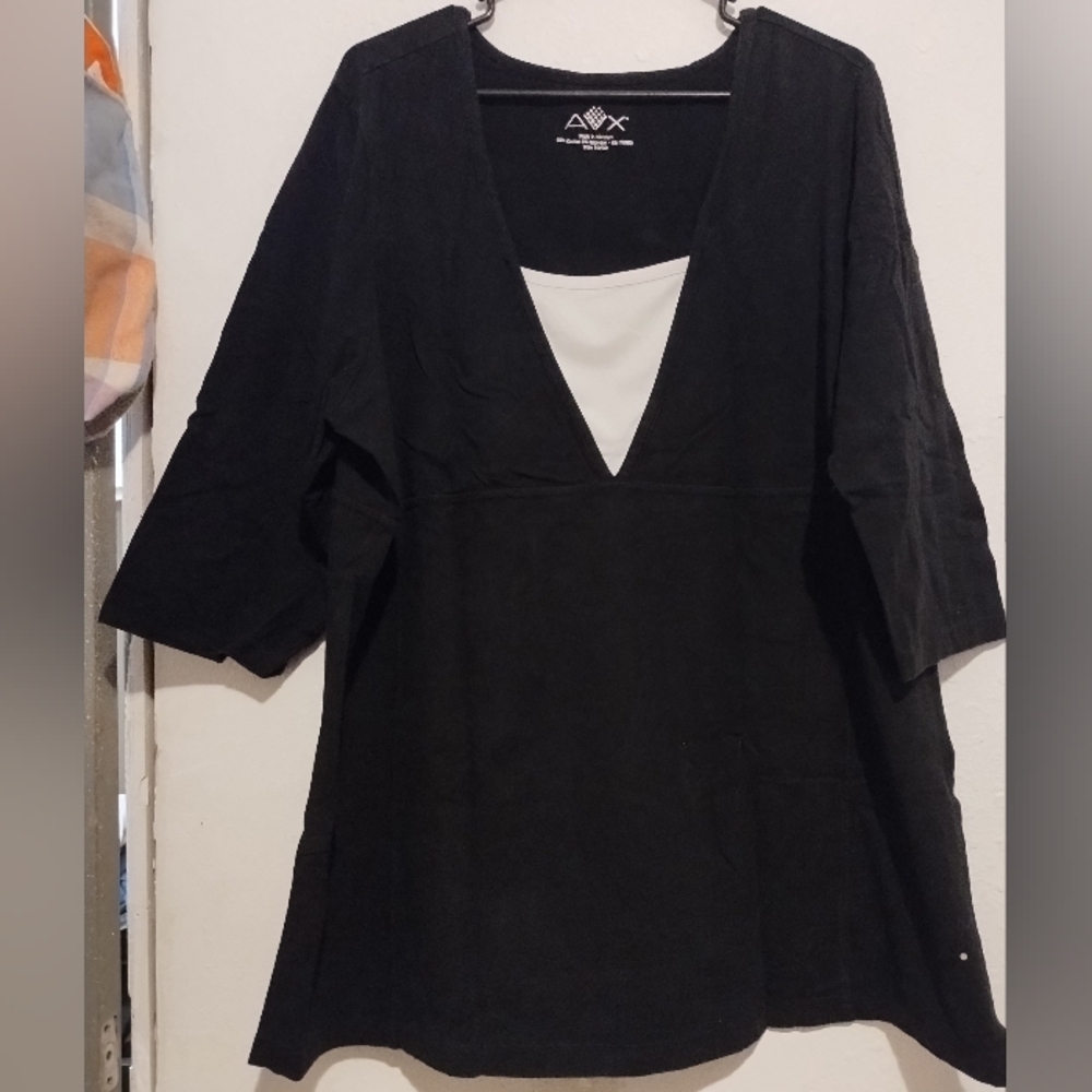 AVX black white top